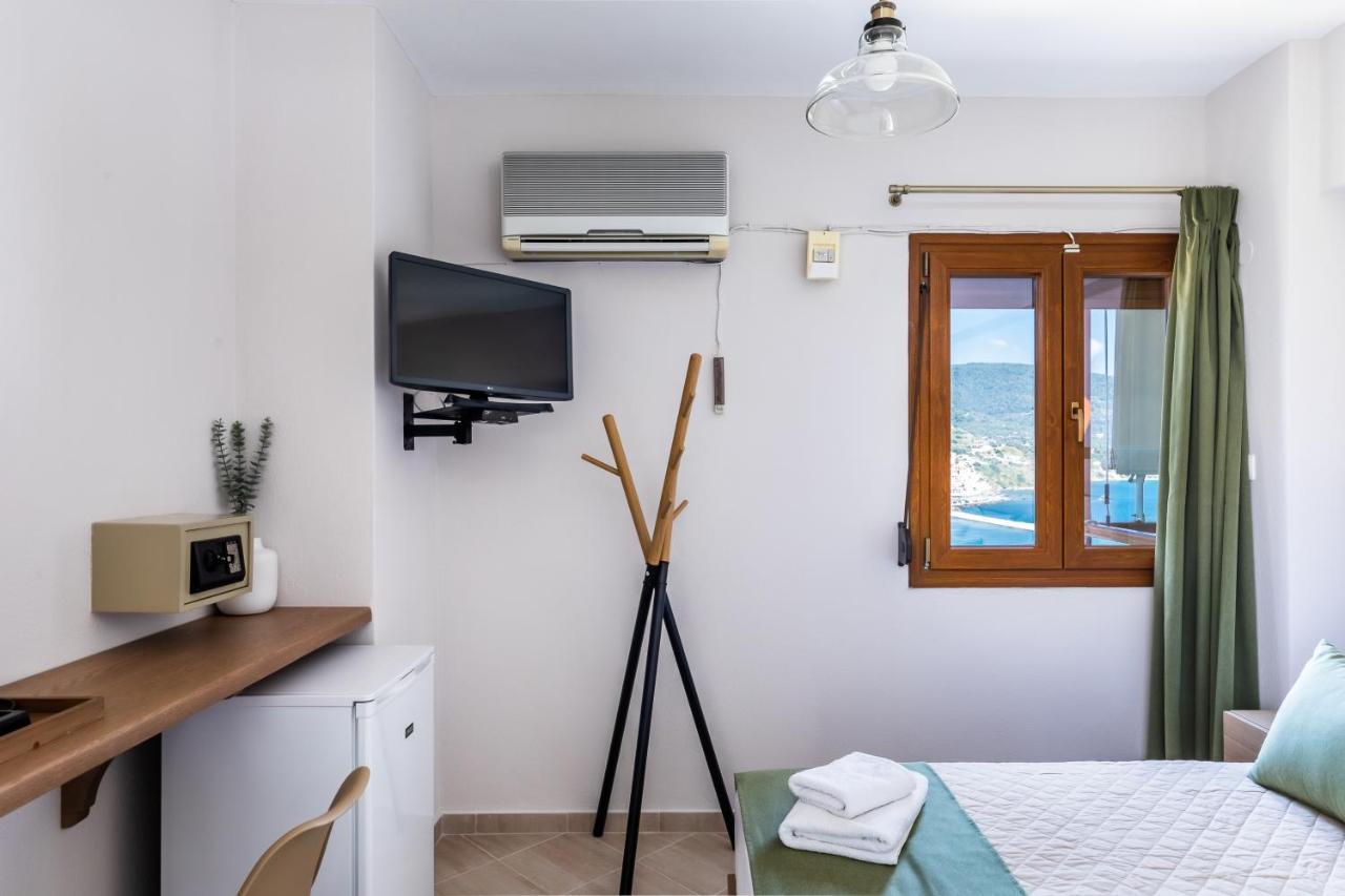 Aegeon Hotel Skopelos Town Exterior photo